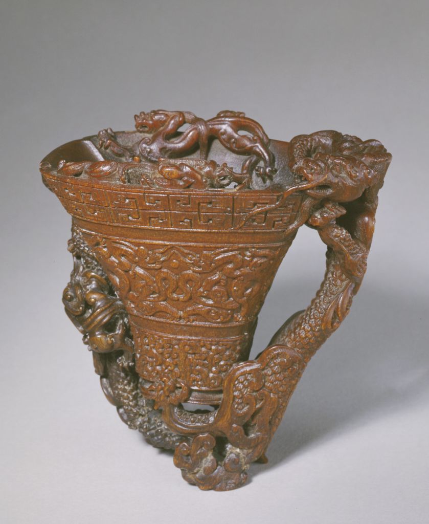 图片[1]-Rhinoceros horn carved dragon handle cup-China Archive